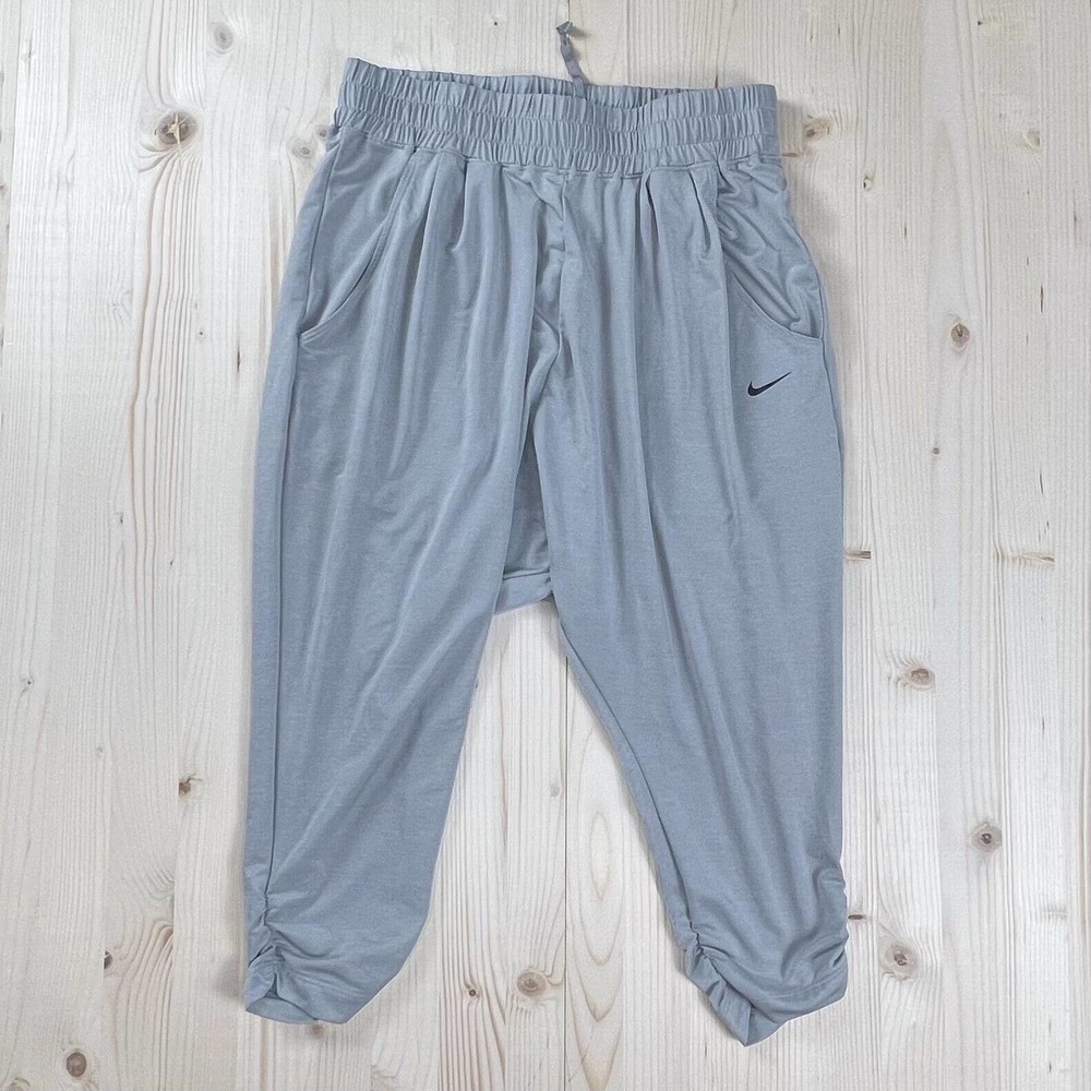 Nike Womens Gray Avant Dri-Fit Training Capri Pants XS 688450